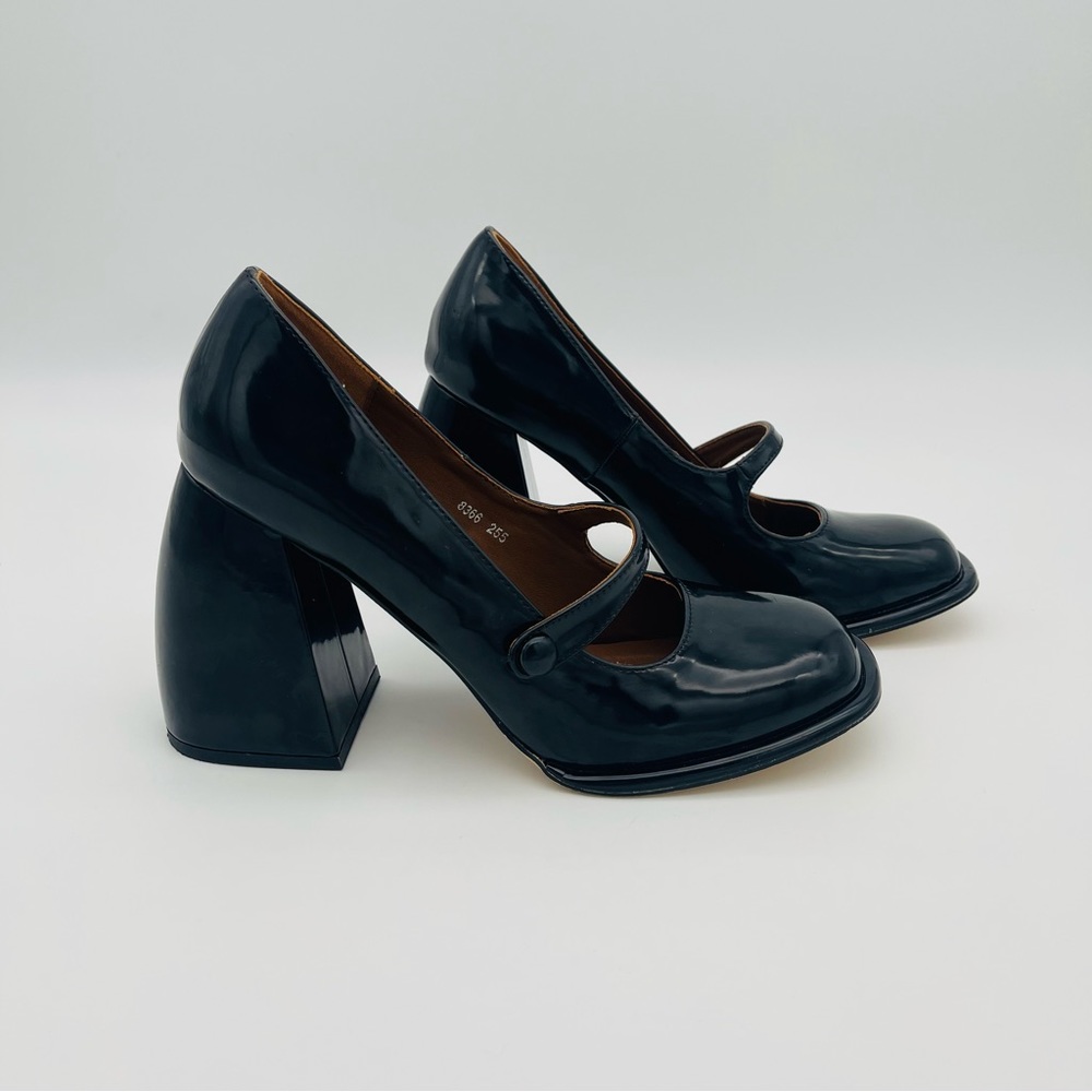 Women’s Fashion Pump Hoof Heel BLACK Size 8